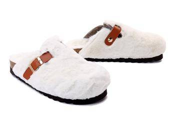 Dr. Brinkmann 320148-03 - kapcie damskie białe