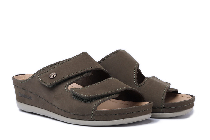 Dr. Brinkmann 700935-07 - klapki damskie khaki