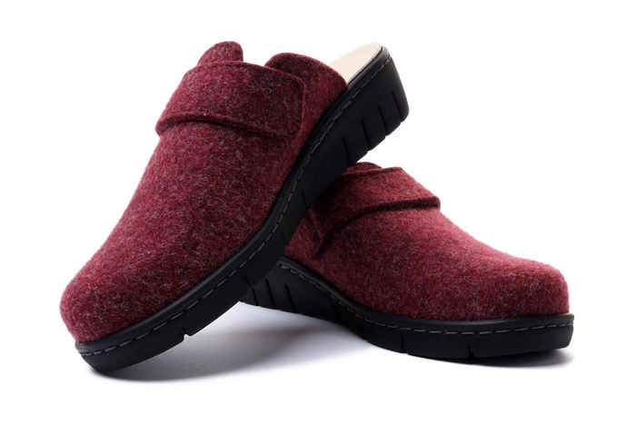 Dr. Brinkmann 700081-41 - klapki damskie bordowe