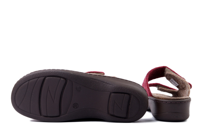 Dr. Brinkmann 330047-41 - klapki damskie bordowe