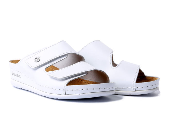 Dr. Brinkmann 700617-03 - klapki damskie białe