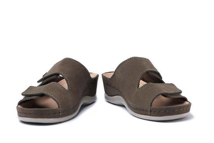 Dr. Brinkmann 700935-07 - klapki damskie khaki