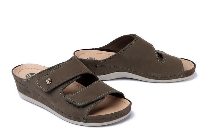Dr. Brinkmann 700935-07 - klapki damskie khaki
