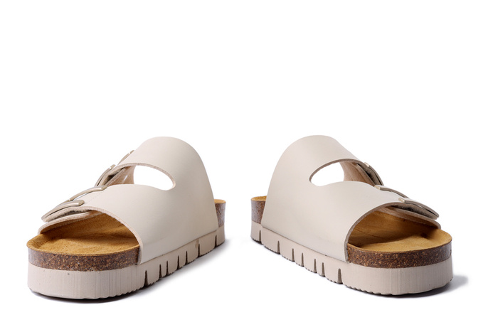 Dr. Brinkmann 700707-81 - klapki damskie offwhite