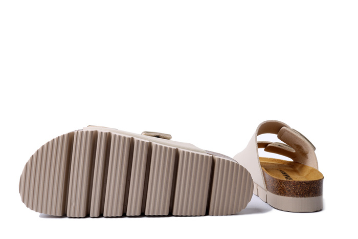 Dr. Brinkmann 700707-81 - klapki damskie offwhite