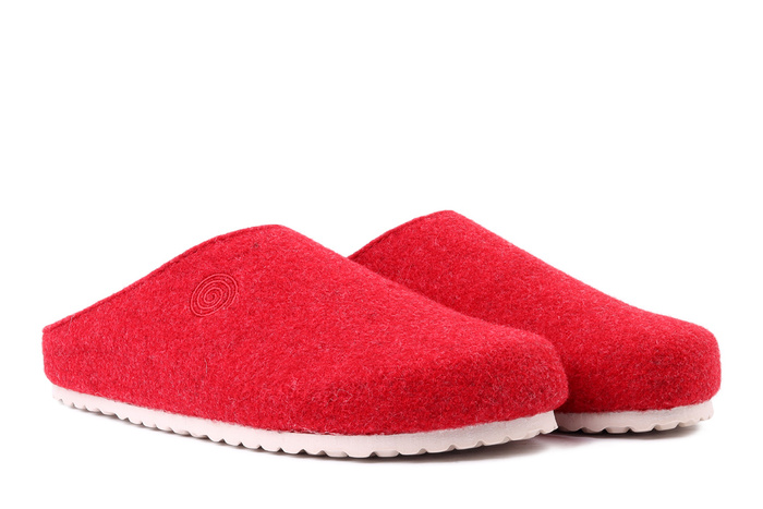 Dr. Brinkmann 320261-04 - kapcie damskie czerwone