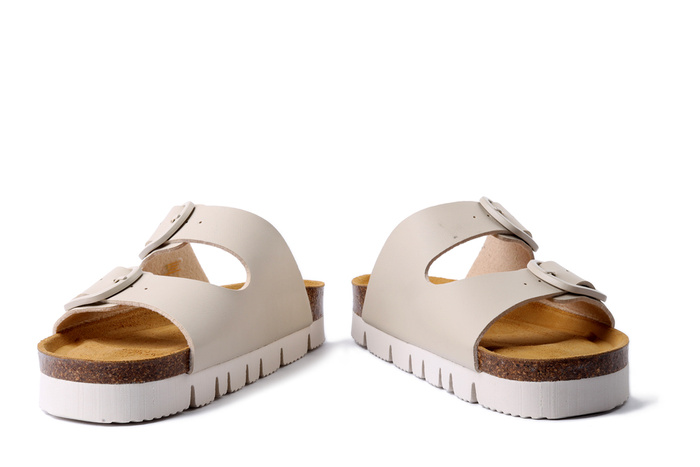 Dr. Brinkmann 700706-81 - klapki damskie offwhite